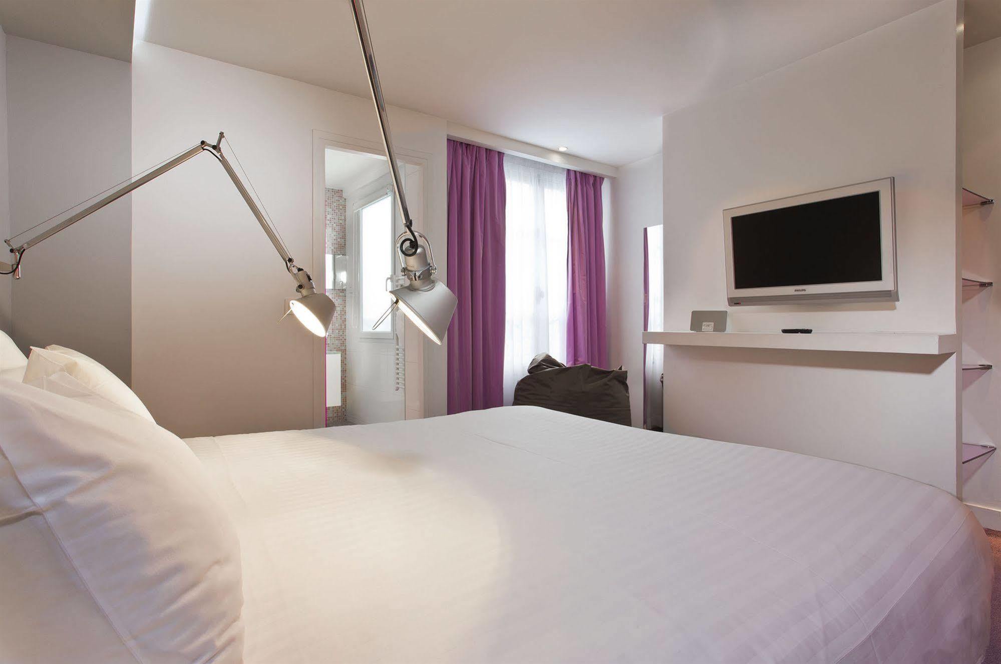 Color Design Hotel Париж Экстерьер фото